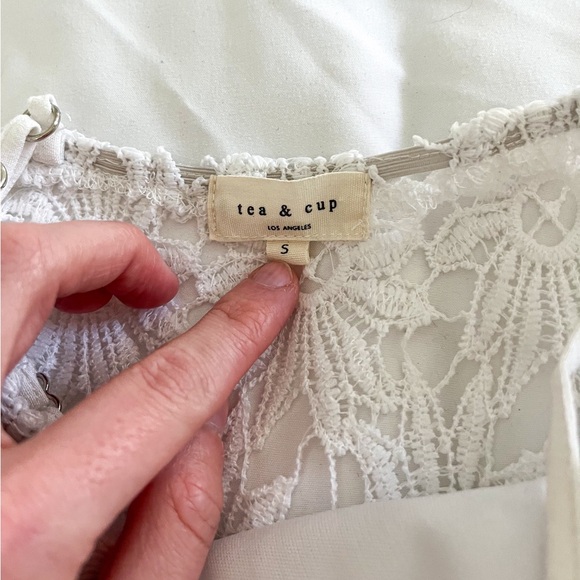 Tea & Cup White Floral Lace Halter Neck Romper Size Small - Picture 8 of 15